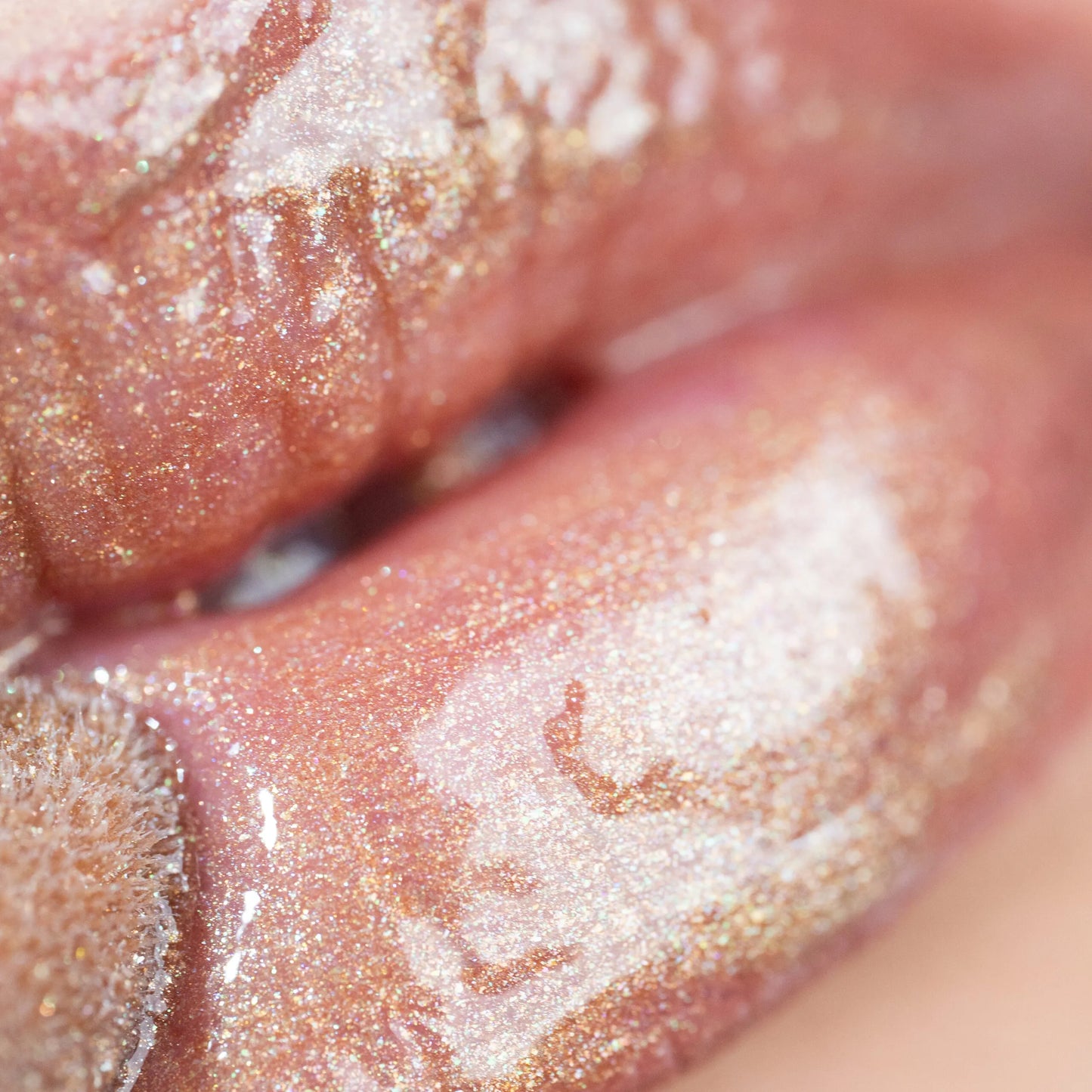 Kiss and Shine Lipgloss - Golden Hour